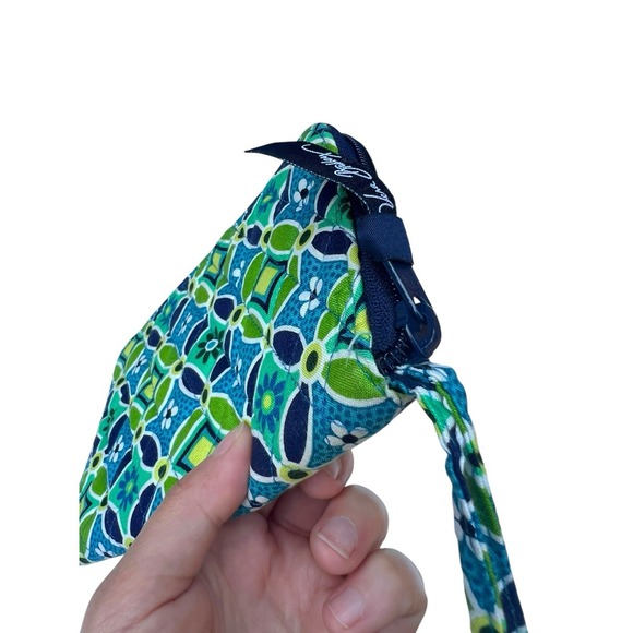 Vera Bradley Daisy Daisy Print Wristlet Wallet 8x5 With Retractable Wrist Strap - Picture 7 of 9